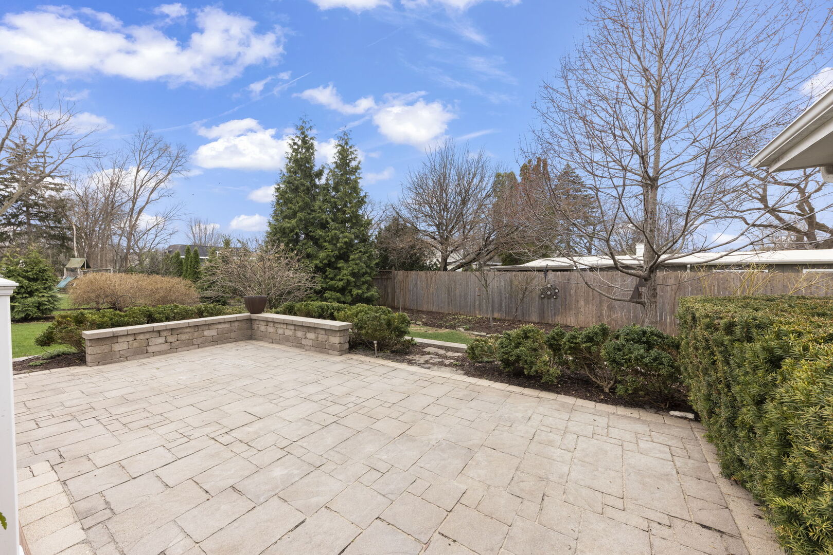 904 Gamon Road Wheaton, IL 60189 - Photo 32 of 47 a view of a backyard