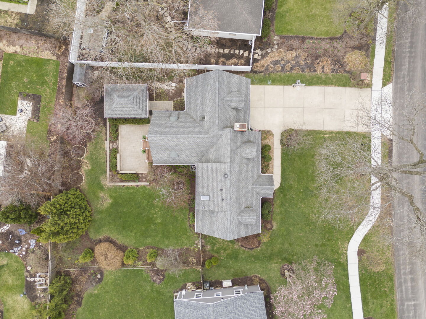 904 Gamon Road Wheaton, IL 60189 - Photo 39 of 47 an aerial view of a house with outdoor space