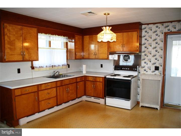 1239 Valley Forge Road Norristown, PA 19403 - Photo 4 of 12 Gallery Image 4