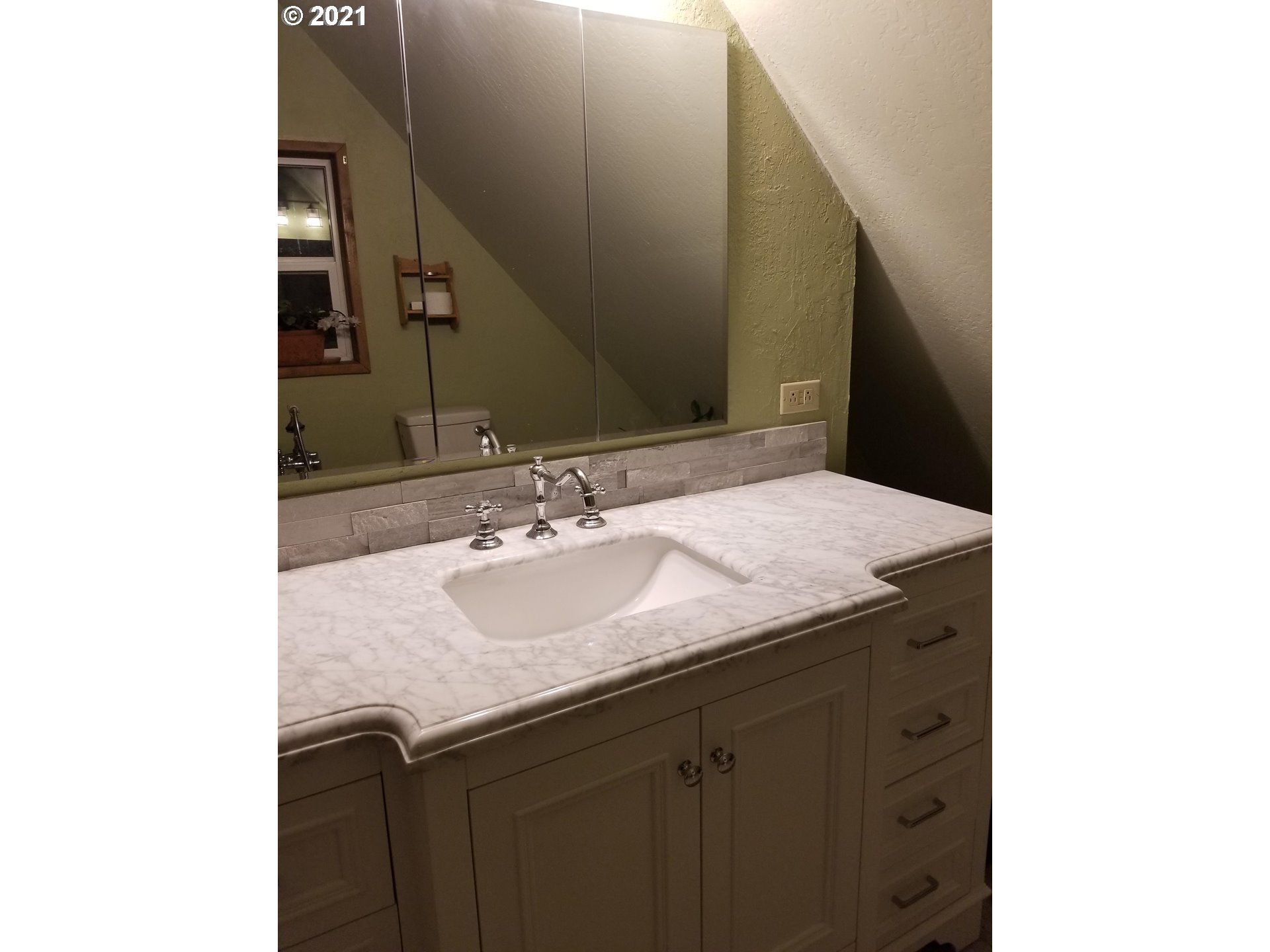 1134 Quines Creek Road Azalea, OR 97410 - Photo 14 of 27 Gallery Image 14