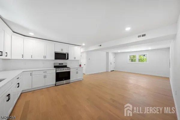 $3,500 | 3 Meadow Road, Edison, NJ 08817