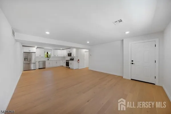 $3,500 | 3 Meadow Road, Edison, NJ 08817