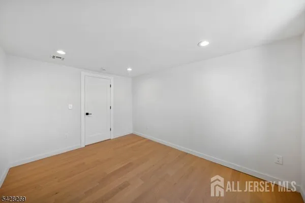$3,500 | 3 Meadow Road, Edison, NJ 08817