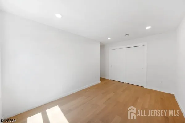 $3,500 | 3 Meadow Road, Edison, NJ 08817