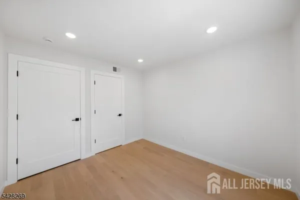 $3,500 | 3 Meadow Road, Edison, NJ 08817