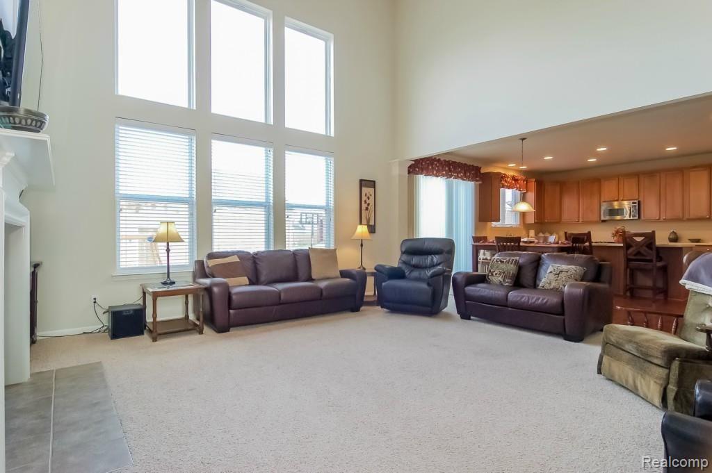 49364 Oxley Road Macomb, MI 48044 - Photo 15 of 35 015-Family_Room-1338530-print.jpg