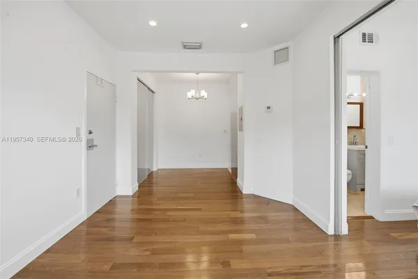 $2,000 | Flamingo-Lummus, Miami Beach, FL 33139