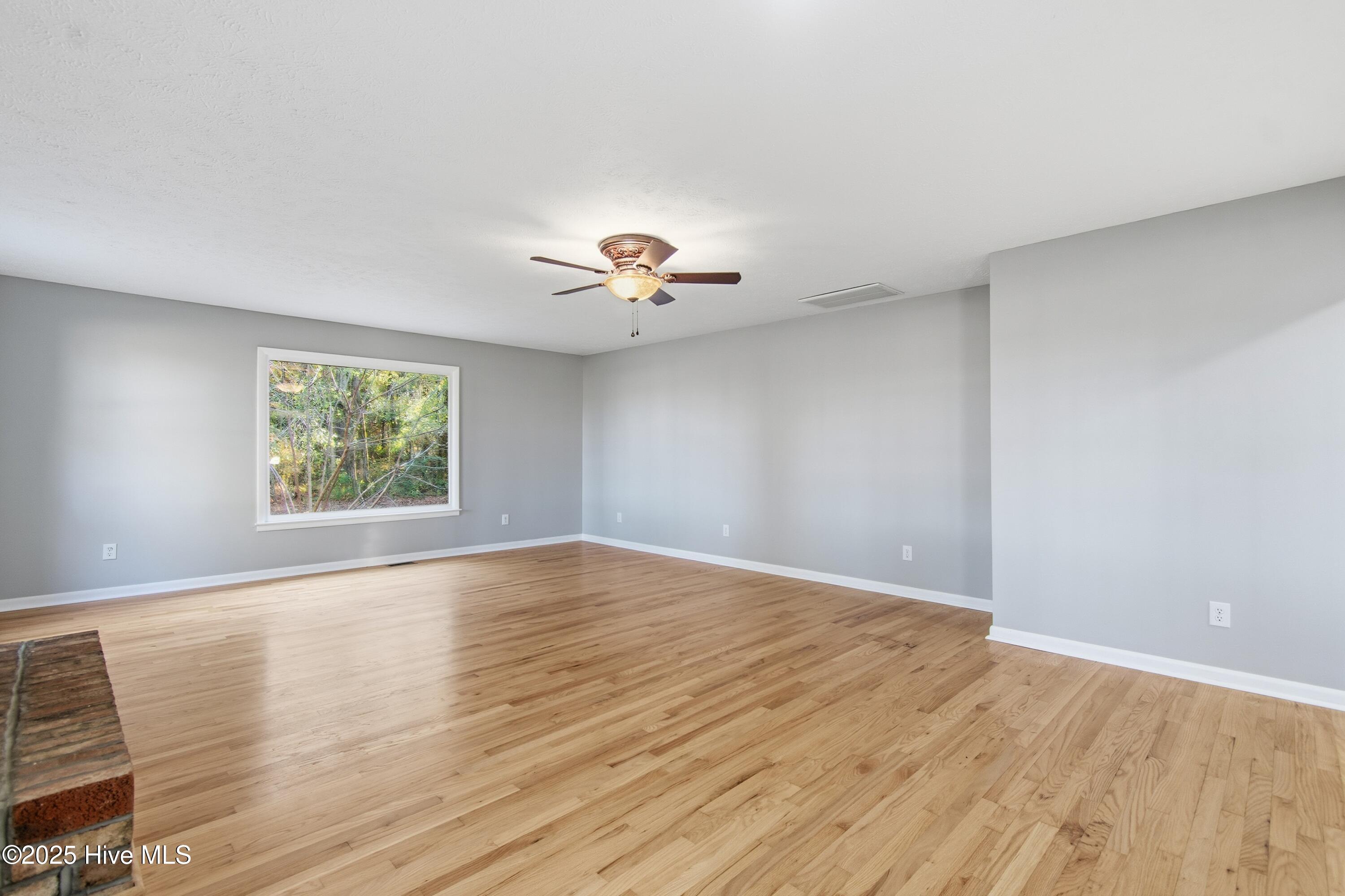 50 Irvin Enzor Road South Fair Bluff, NC 28439 - Photo 14 of 31 Living Area