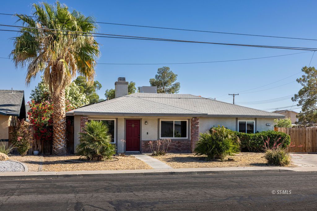 541 East Church Avenue Ridgecrest, CA 93555 - Photo 1 of 32