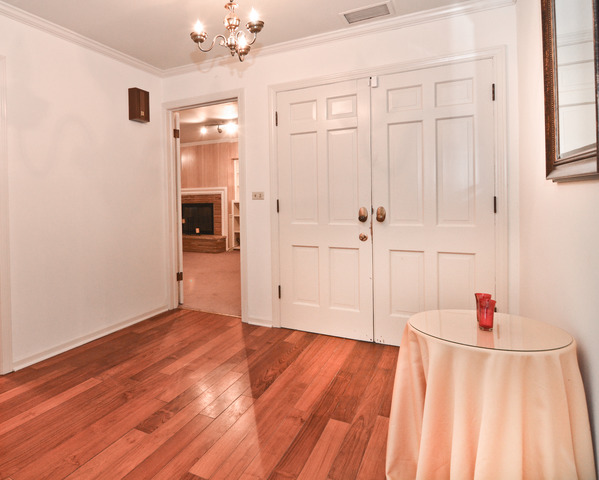 3742 Poplar Road Flossmoor, IL 60422 - Photo 14 of 20 a view of a room with wooden floor and entryway