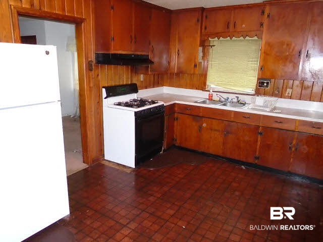 1515 Dominick Street Mobile, AL 36605 - Photo 7 of 13 Kitchen Right