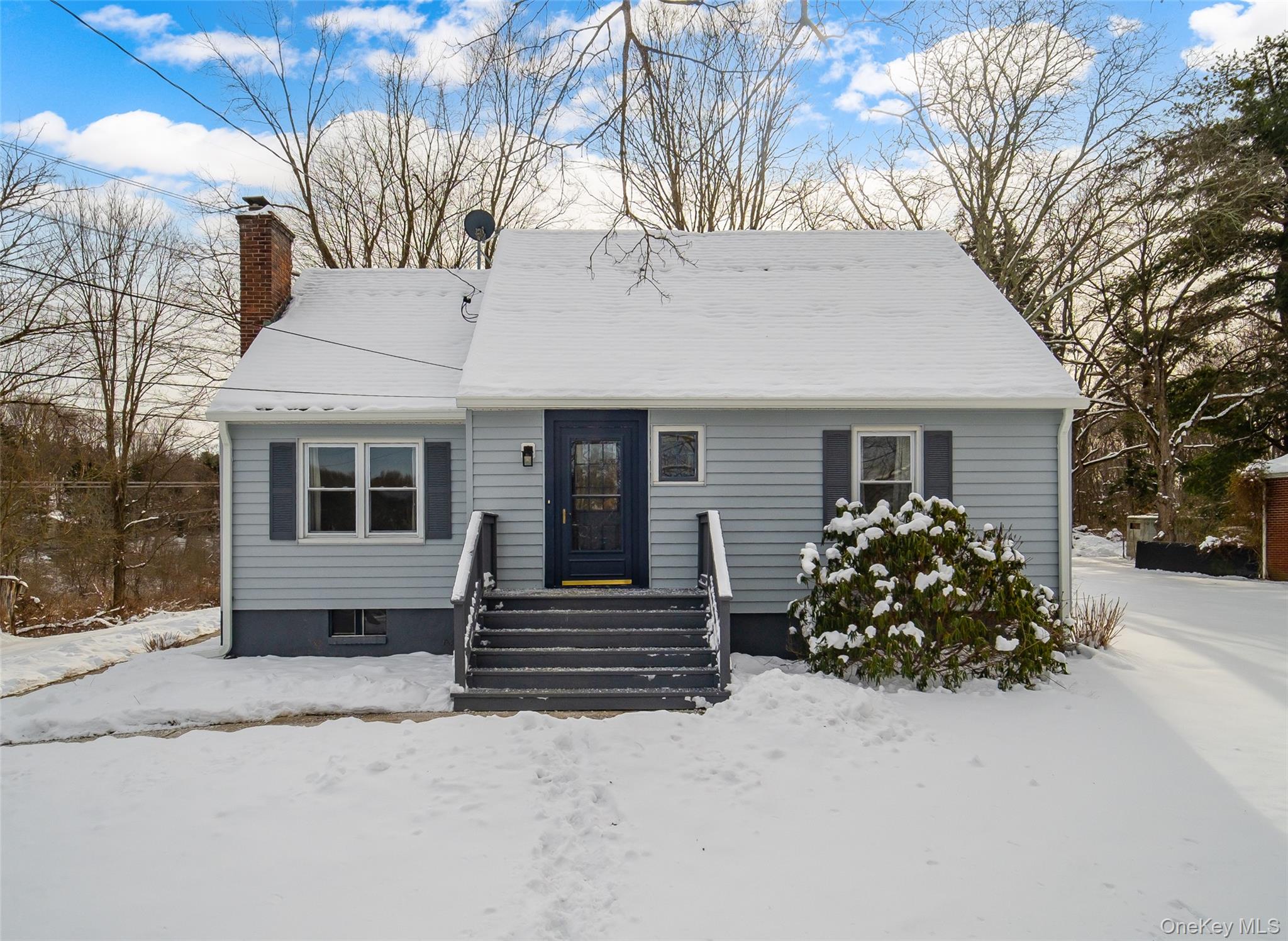 392 Titusville Road Poughkeepsie, NY 12603 - Photo 1 of 4 Front