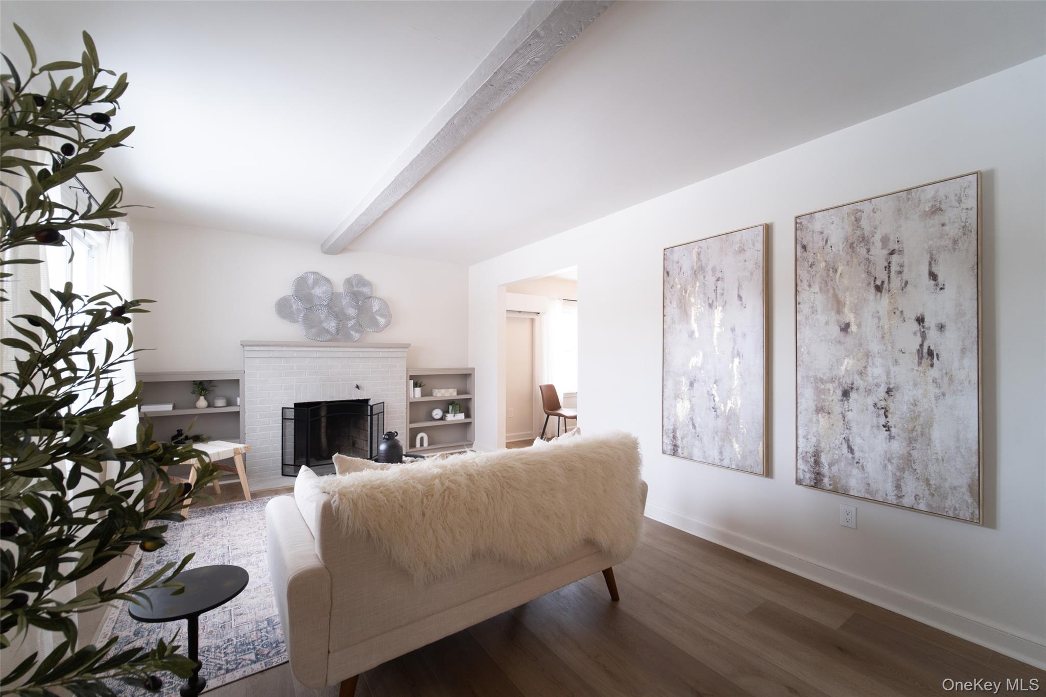 392 Titusville Road Poughkeepsie, NY 12603 - Photo 3 of 4 Living Room