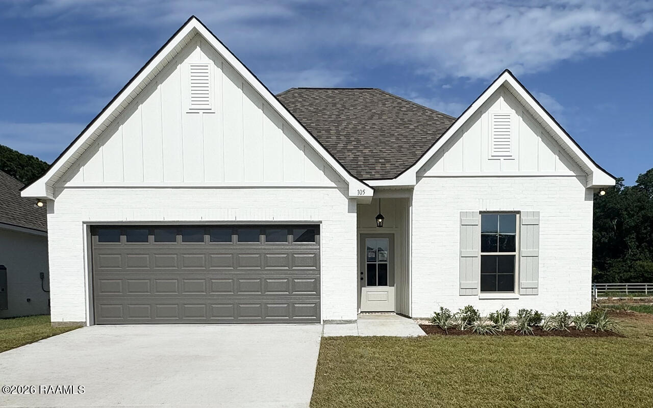 105 Crescent Row Broussard, LA 70518 - Photo 1 of 9 FRONT
