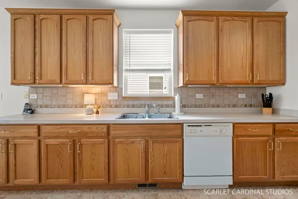 $379,900 | 739 Bohannon Circle, Oswego, IL 60543