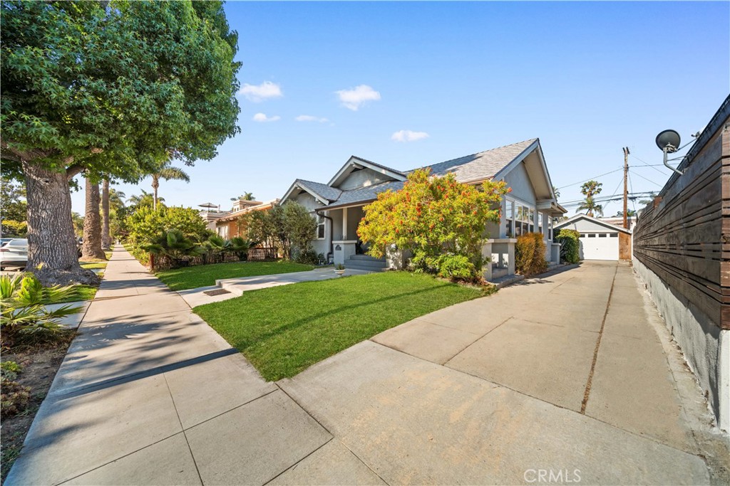 202 Mira Mar Avenue Long Beach, CA 90803 - Photo 3 of 49 a view of a garden with pathway