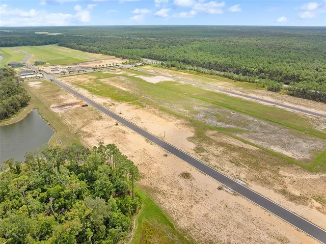 a view of an outdoor space and city view