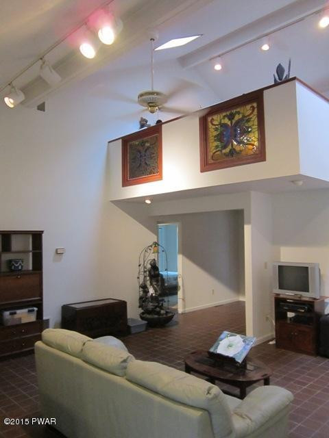 225 Maines Road Hawley, PA 18428 - Photo 10 of 41