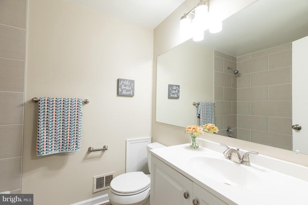 3 Wimbledon Court Silver Spring, MD 20906 - Photo 22 of 30 Bath