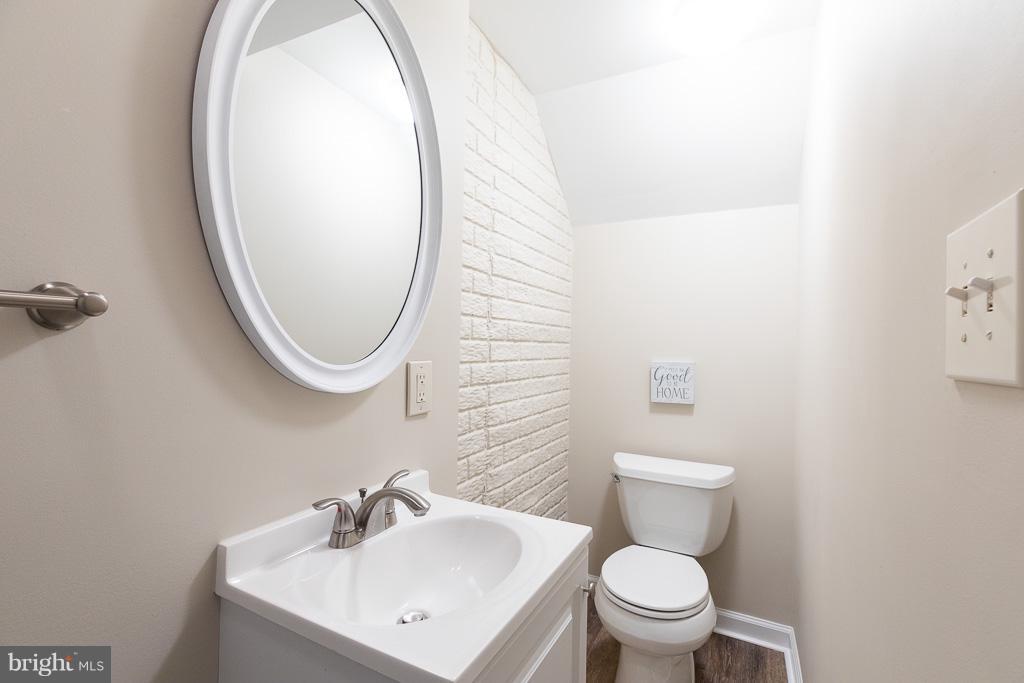 3 Wimbledon Court Silver Spring, MD 20906 - Photo 26 of 30 Bath