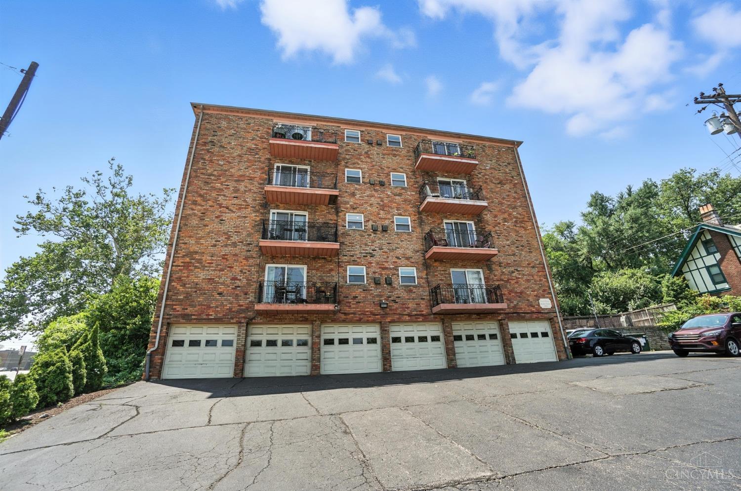 2270 Madison Road, Unit 1B Cincinnati, OH 45208 - Photo 50 of 53
