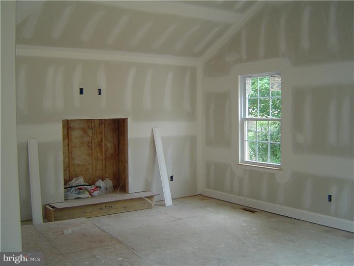8 Dallas Road Willow Grove, PA 19090 - Photo 12 of 25 Gallery Image 12