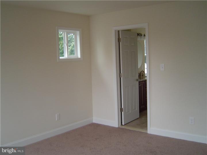 8 Dallas Road Willow Grove, PA 19090 - Photo 18 of 25 Gallery Image 18