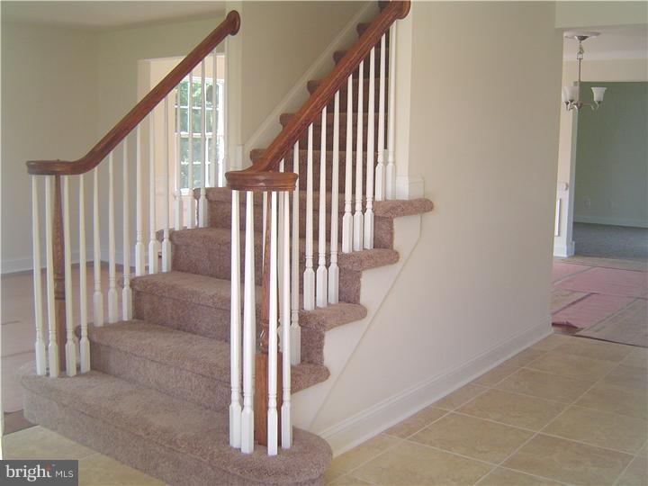 8 Dallas Road Willow Grove, PA 19090 - Photo 4 of 25 Gallery Image 4