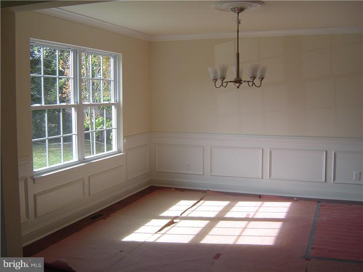 8 Dallas Road Willow Grove, PA 19090 - Photo 6 of 25 Gallery Image 6