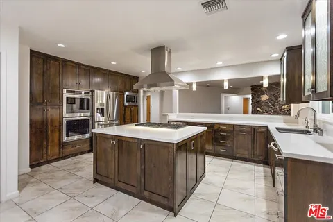 $2,049,500 | 15451 Longbow Drive, Sherman Oaks, CA 91403