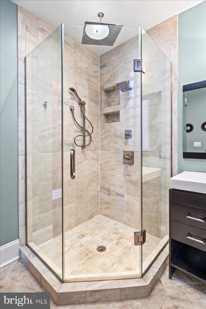 9 East 2nd Street, Unit 1B Frederick, MD 21701 - Photo 10 of 27 Primary on-suite with custom shower