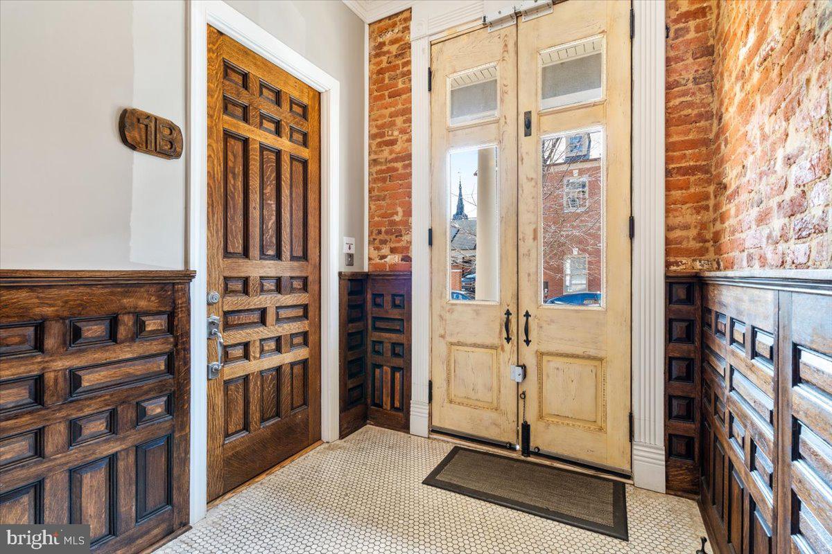 9 East 2nd Street, Unit 1B Frederick, MD 21701 - Photo 18 of 27 Entry foyer