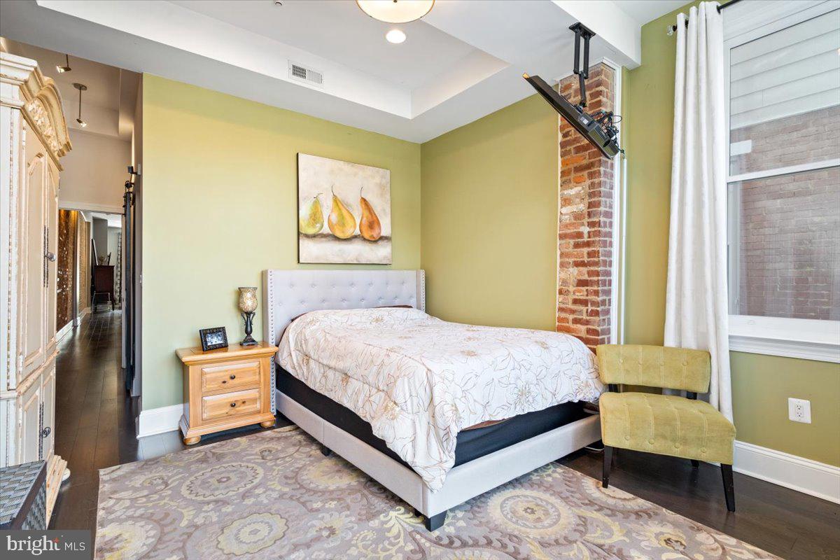 9 East 2nd Street, Unit 1B Frederick, MD 21701 - Photo 7 of 27 Primary suite