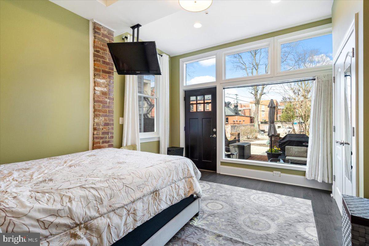 9 East 2nd Street, Unit 1B Frederick, MD 21701 - Photo 8 of 27 with access to private patio