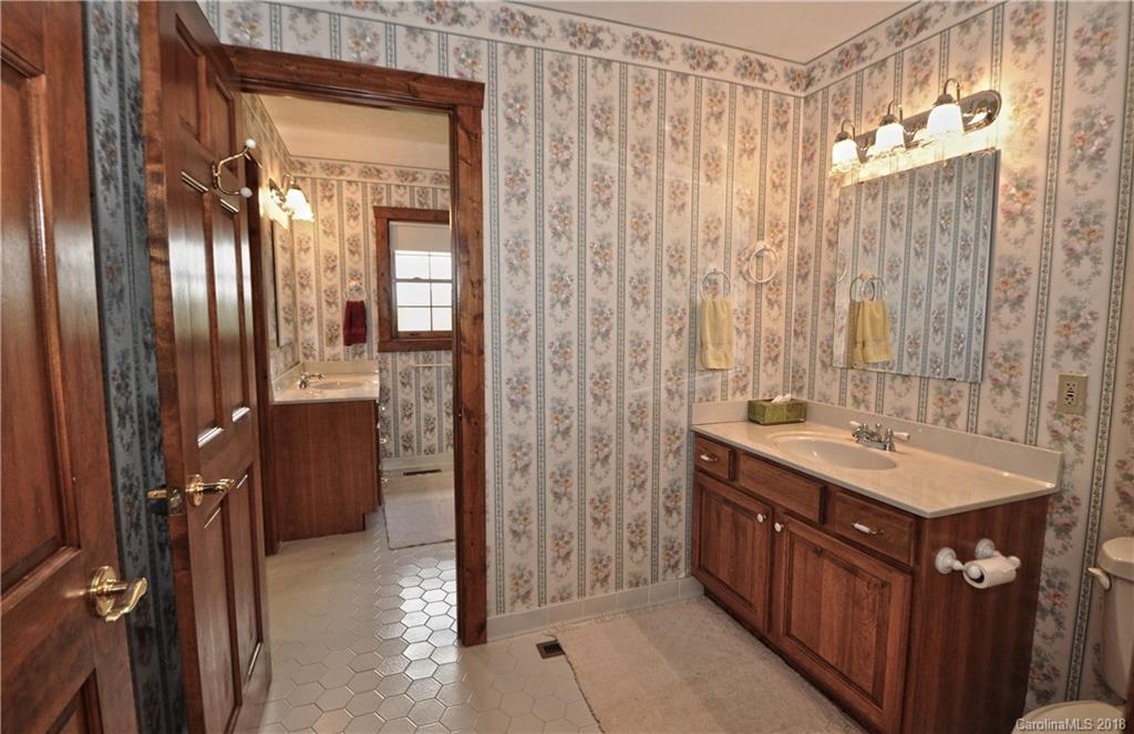 905 Beasley Cove Road Hot Springs, NC 28743 - Photo 24 of 36 Gallery Image 24