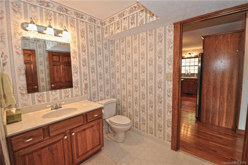 905 Beasley Cove Road Hot Springs, NC 28743 - Photo 26 of 36 Gallery Image 26