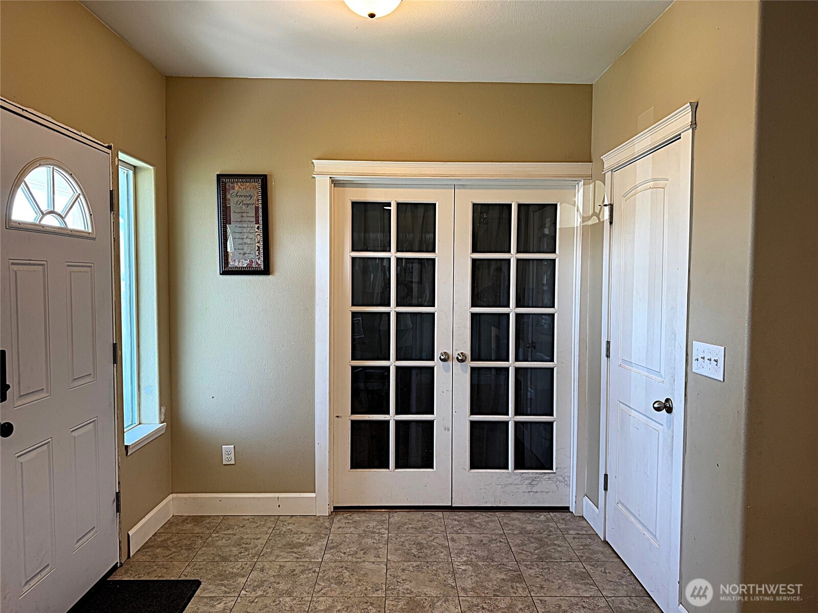 849 South McKinney Road Othello, WA 99344 - Photo 11 of 39 a view of front door