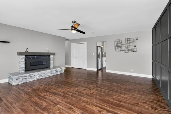 $395,000 | 7662 Northway Drive, Hanover Park, IL 60133
