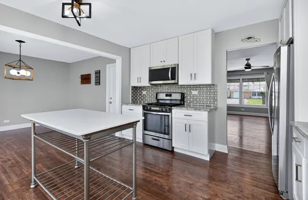 $395,000 | 7662 Northway Drive, Hanover Park, IL 60133