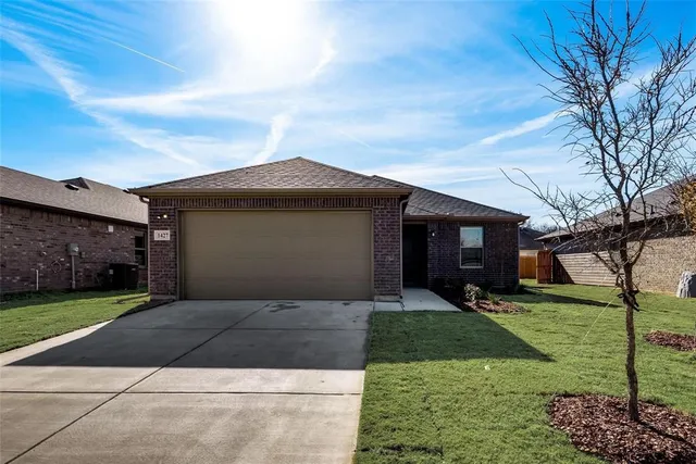 $1,600 | 1427 Warringwood Drive, Greenville, TX 75402