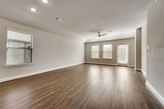 $1,600 | 1427 Warringwood Drive, Greenville, TX 75402