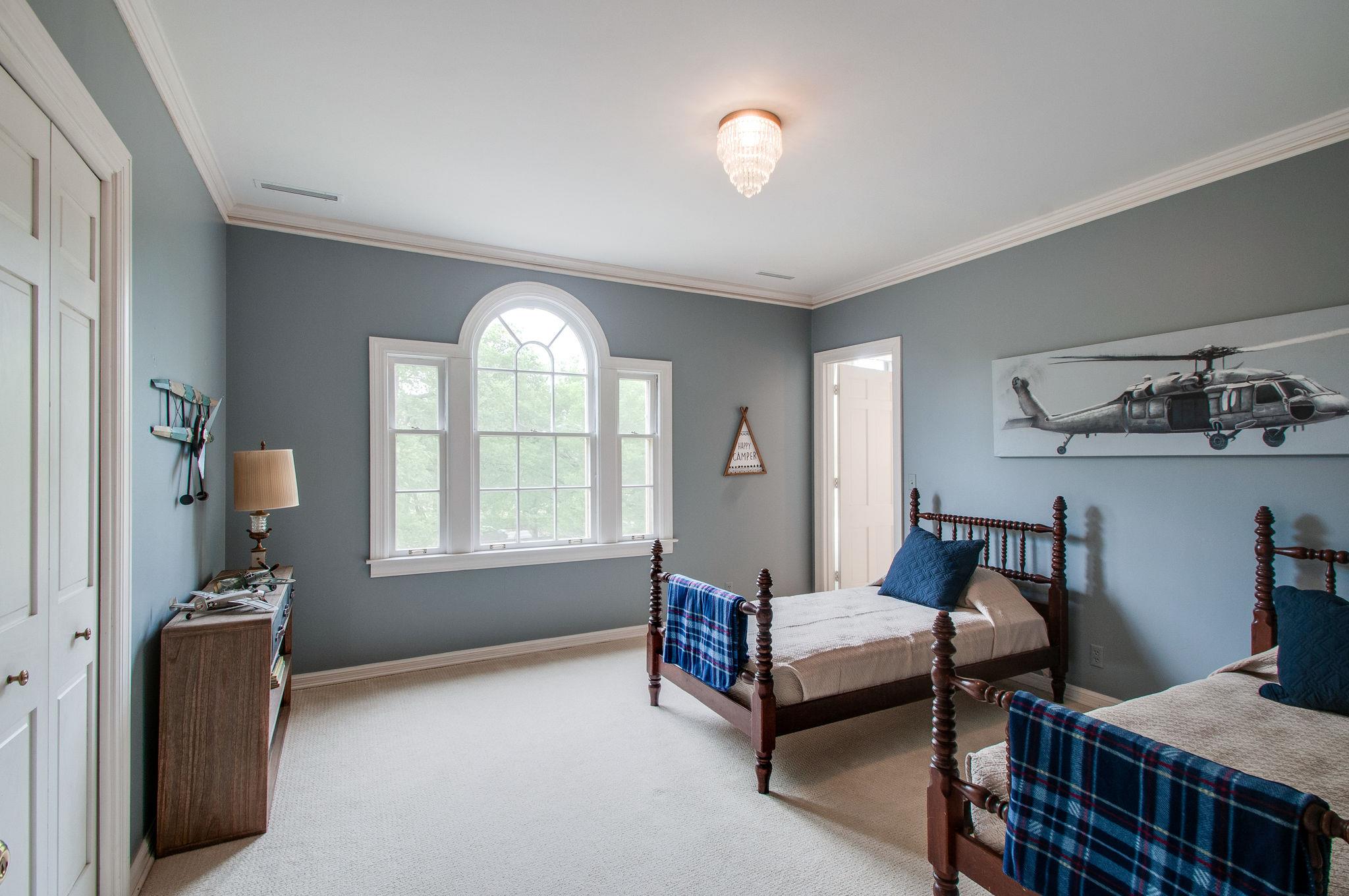 4737 Post Road Nashville, TN 37205 - Photo 20 of 30 a living room with furniture and a window