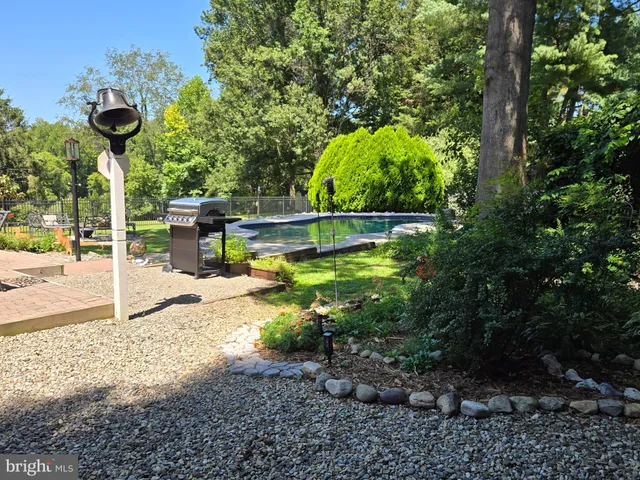 $910,000 | 16424 Montecrest Lane, Gaithersburg, MD 20878