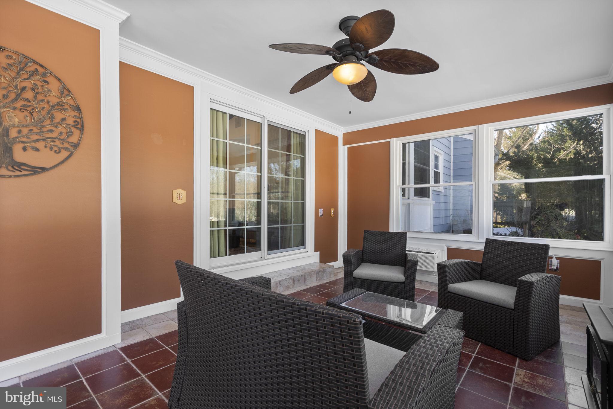16424 Montecrest Lane Gaithersburg, MD 20878 - Photo 25 of 91 a living room with furniture and a large window