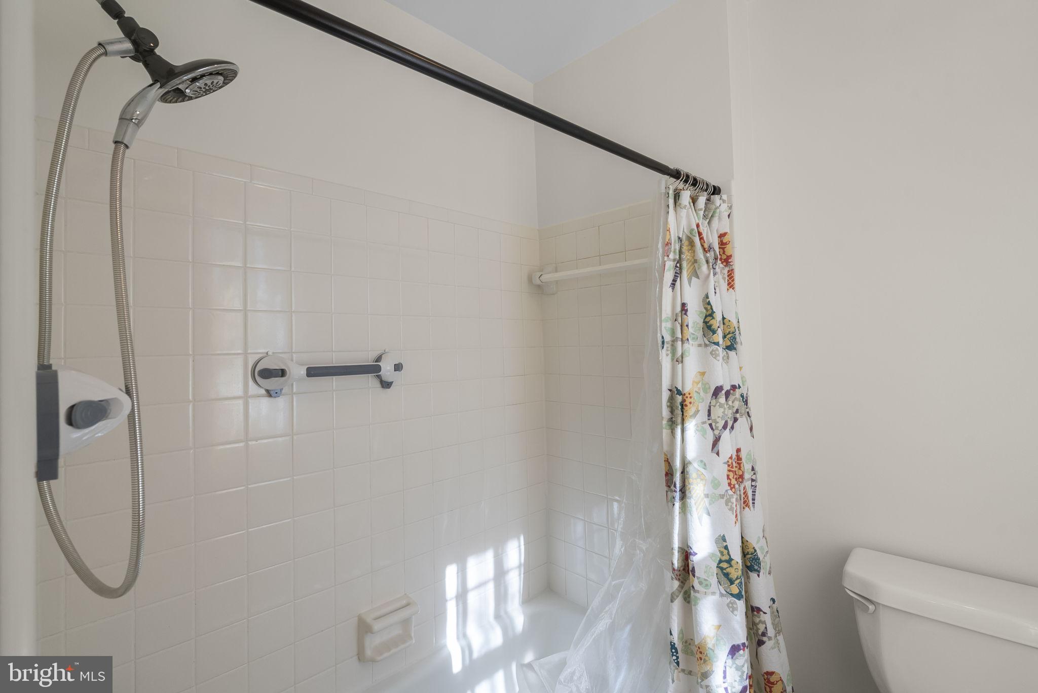 16424 Montecrest Lane Gaithersburg, MD 20878 - Photo 42 of 91 Primary Bathroom