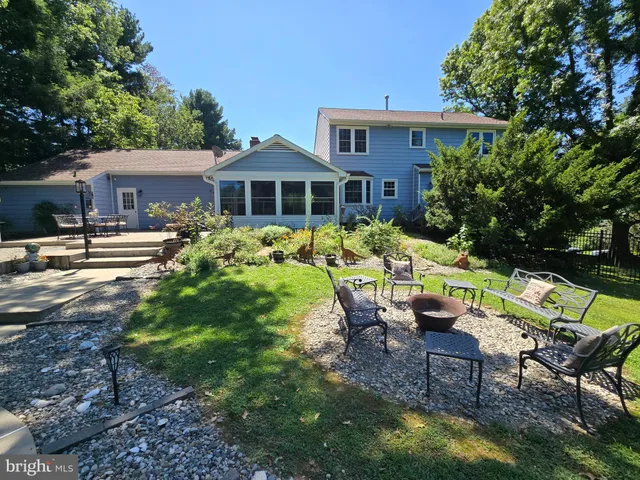 $910,000 | 16424 Montecrest Lane, Gaithersburg, MD 20878