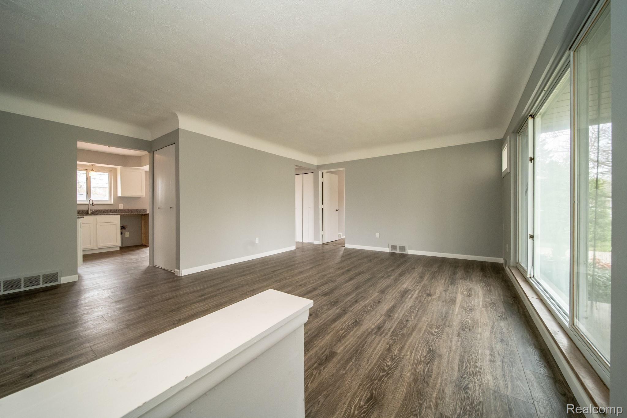 14141 Inkster Road Livonia, MI 48154 - Photo 19 of 57 DSC03193.jpg