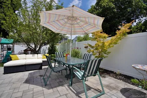 $584,900 | 33 Crescent Drive, Beacon, NY 12508