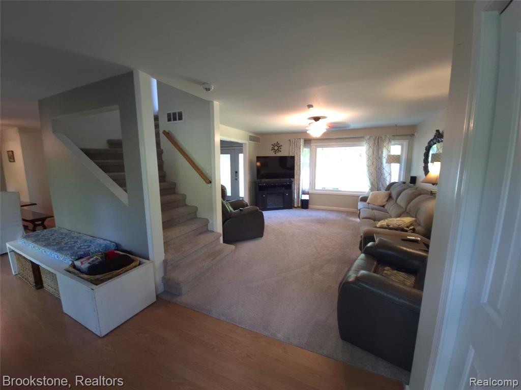 4890 Whipple Lake Road Clarkston, MI 48348 - Photo 18 of 40