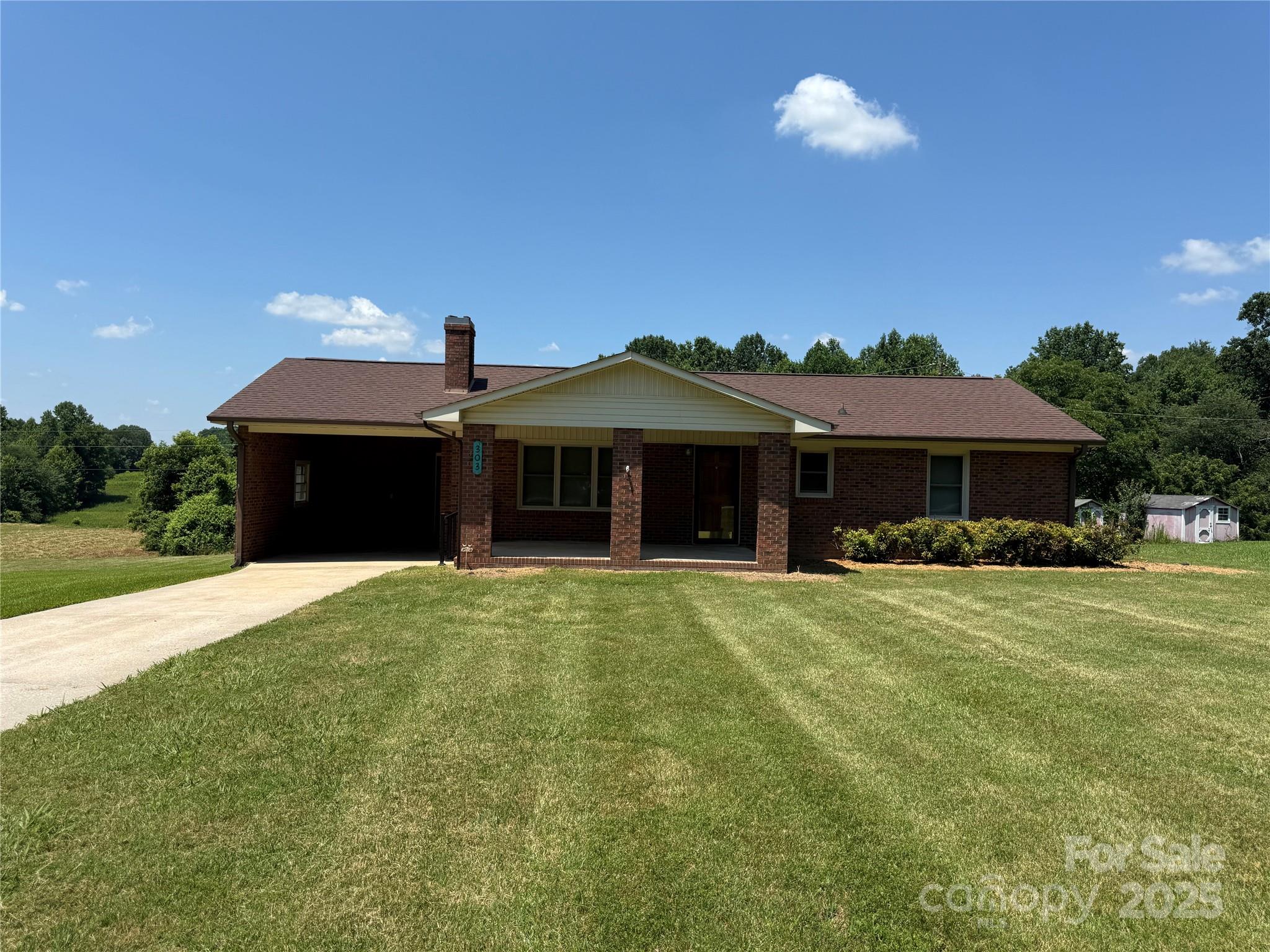 303 Mariposa Road Stanley, NC 28164 - Photo 1 of 21 Gallery Image 1